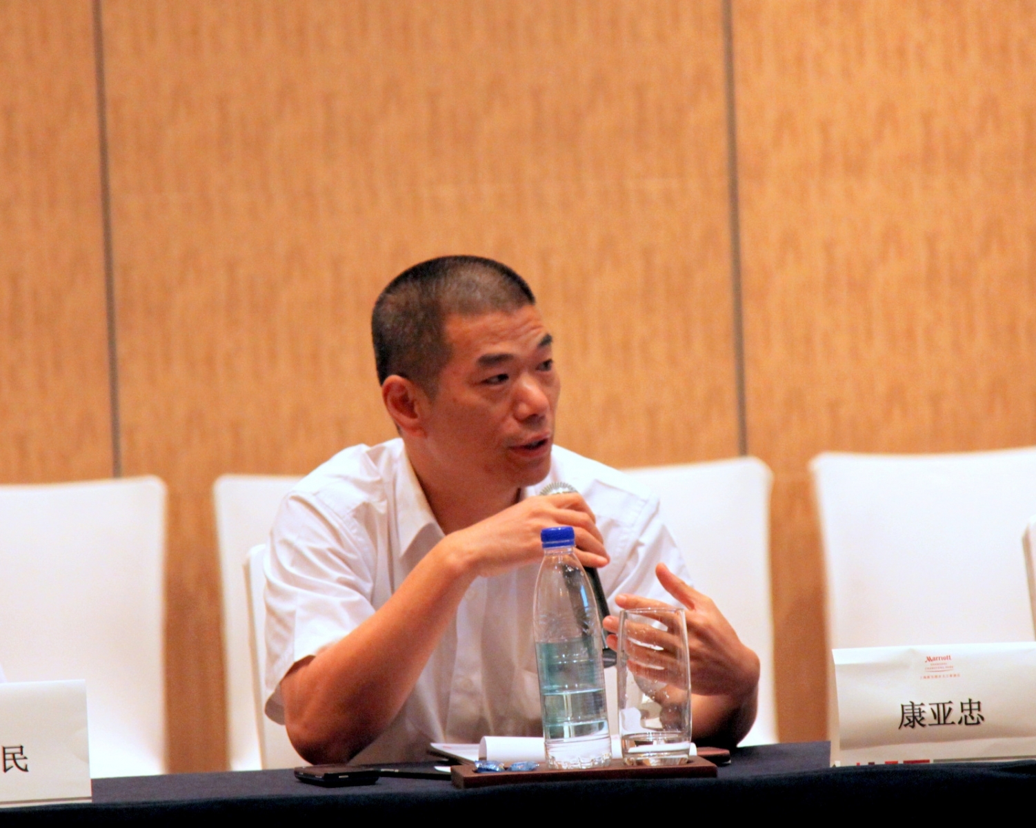 形成共識(shí)、分擔(dān)風(fēng)雨，誓與國茂齊前行？