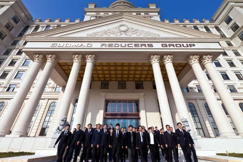 繼續(xù)跨越向前，攀登新的高度？